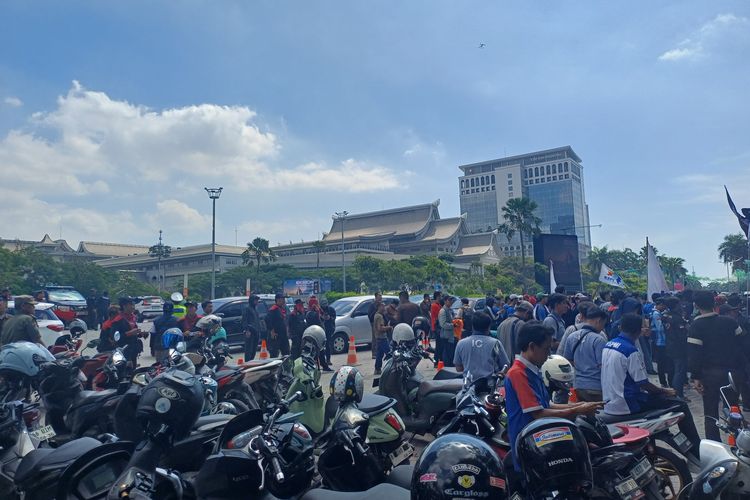 Ada Demo di Menara Indomaret Jakut, Polisi Terapkan 