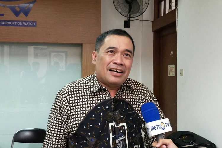 Direktur Penanganan Permasalahan Hukum LKPP Setya Budi di Kantor ICW, Jakarta, Minggu (25/2/2018).