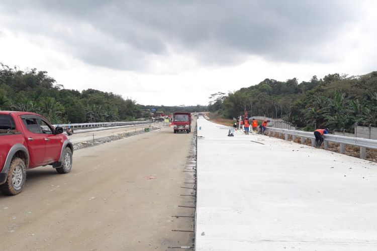 Progres Jalan Tol Balikpapan-Samarinda sepanjang 99,3 kilometer per Jumat (7/9/2018).