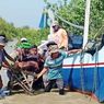 Dihantam Ombak Besar, Perahu Nelayan Karam, 2 Korban Ditemukan Terombang-ambing di Laut