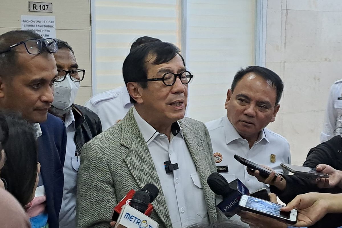 Menteri Hukum dan HAM (Menkumham) Yasonna Laoly saat ditemui di Gedung DPR, Senayan, Jakarta Pusat, Selasa (13/12/2022). 