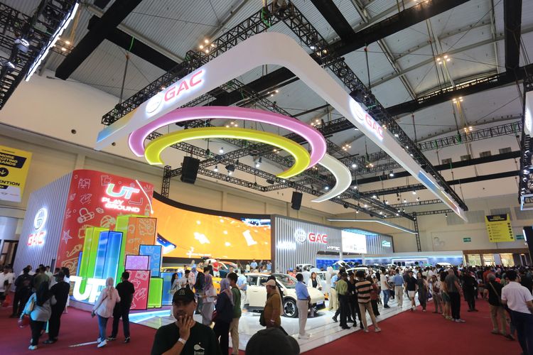 Suasana booth Aion di GIIAS 2025