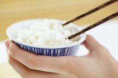 Makan Nasi Sisa Kemarin Ternyata Bermanfaat bagi Kesehatan