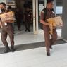 Geledah Kantor Dinas ESDM NTB, Jaksa Bawa 2 Kardus Isi Berkas
