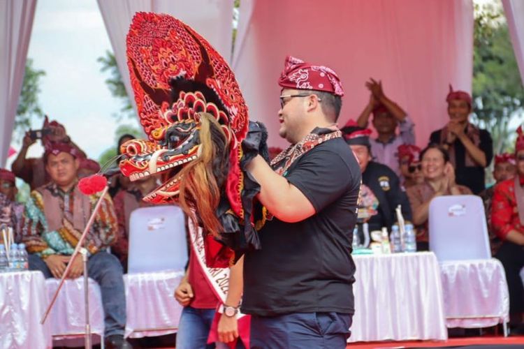 Mas Dhito dalam acara Parade 1.000 Barong. 