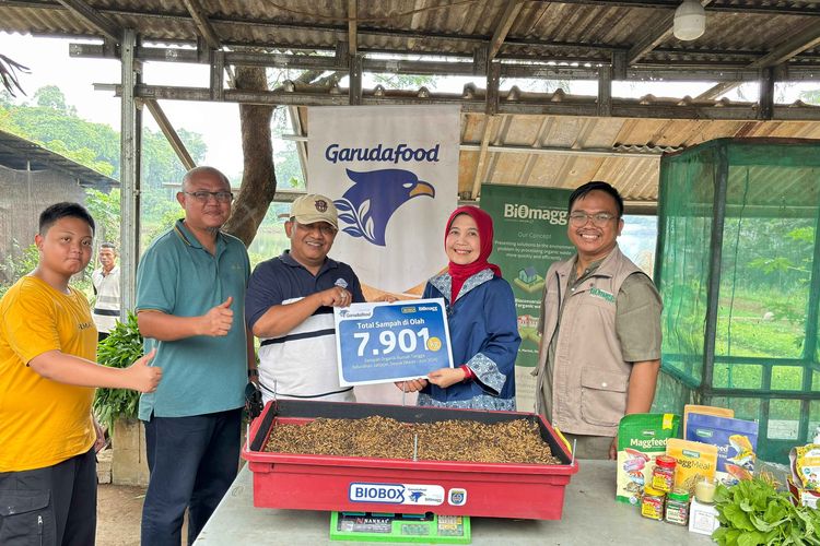 Garudafood dan Biomagg mengajak masyarakat Kelurahan Jatijajar, Depok, Jawa Barat, menerapkan gaya hidup berkelanjutan melalui program pengelolaan sampah organik sejak Februari 2024.
