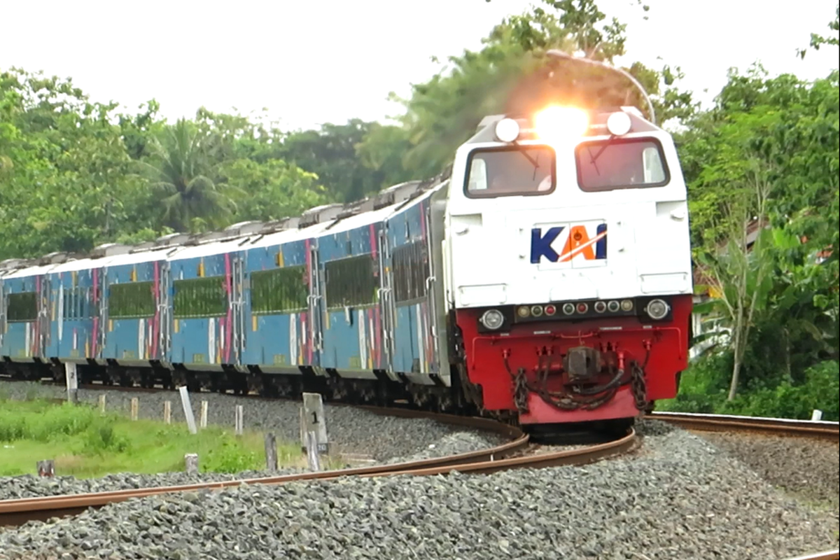 Ilustrasi kereta api. Cek jadwal dan harga tiket kereta api Rute Bandung-Yogyakarta terbaru 2023.