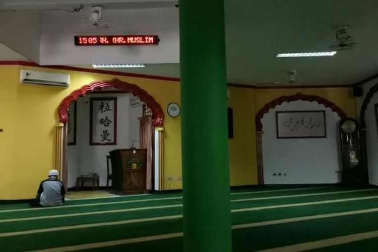 Bagian dalam Masjid Lautze, Jakarta Barat, Senin (30/01/2017)