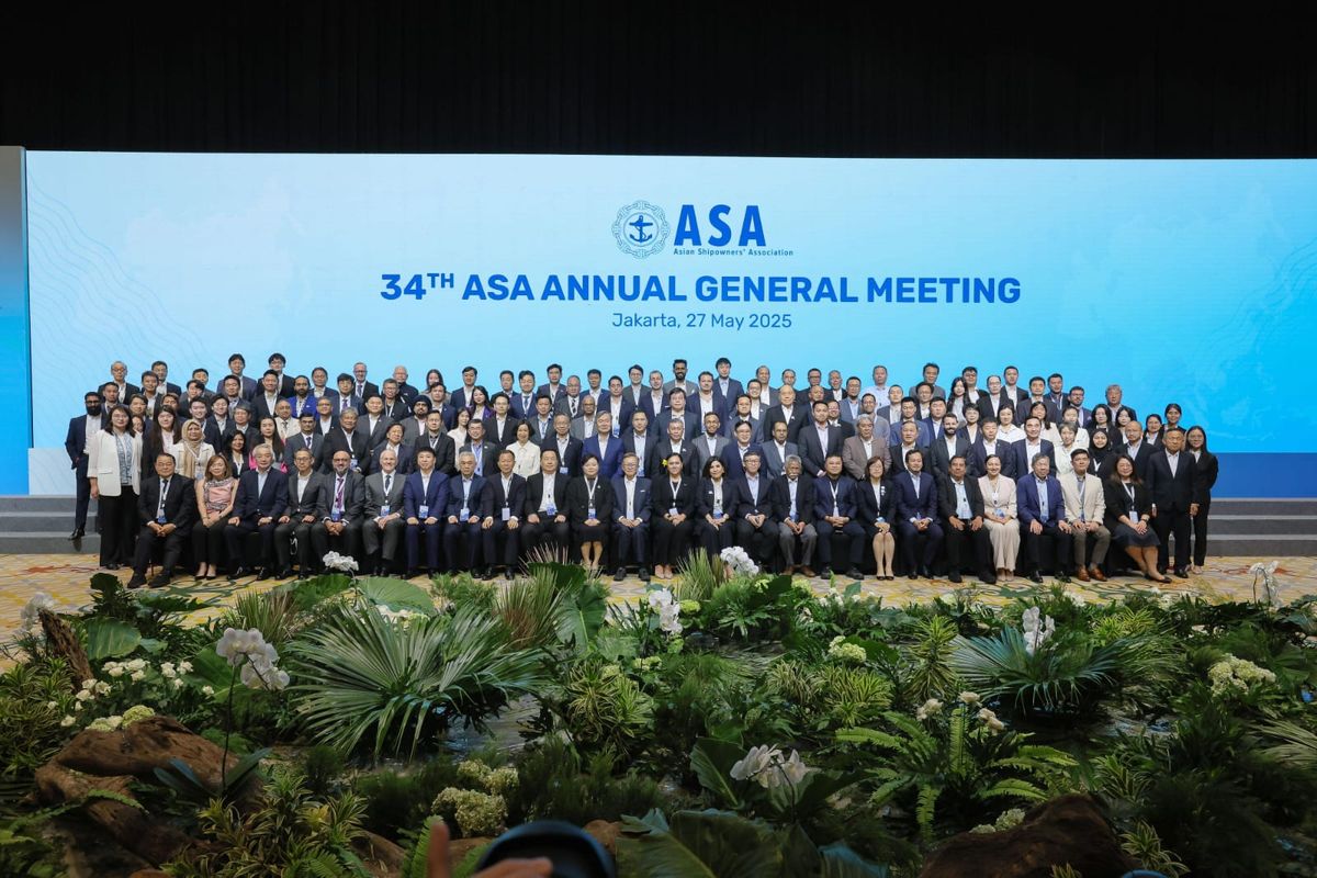 IMW 2025 menarik perhatian belasan ribu pengunjung dari 36 negara dengan mengangkat tiga tema besar: konektivitas, keberlanjutan, dan digitalisasi (26-28/5/2025).