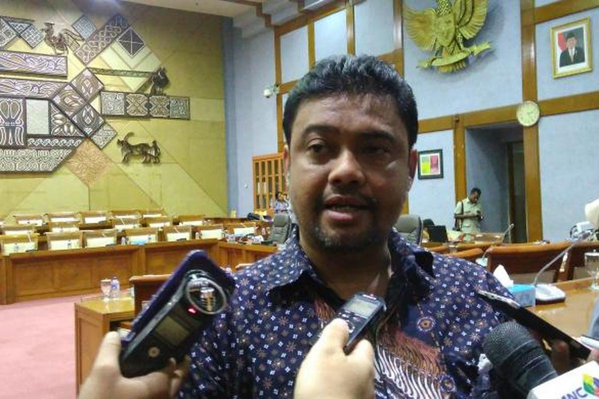 Presiden KSPI Said Iqbal saat Rapat Dengar Pendapat Umum (RDPU) terkait TKA dengan Komisi IX DPR di Gedung Parlemen, Senayan, Jakarta, Senin (16/1/2017).