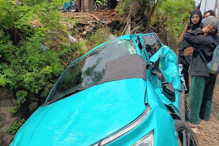 Cara Evakuasi Mobil Listrik Mogok di Jalan, Tidak Bisa Didorong