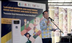 Dukung UMKM Jabar, Kang Emil Ikut Mendesain dan Pasarkan Produk di Medsos