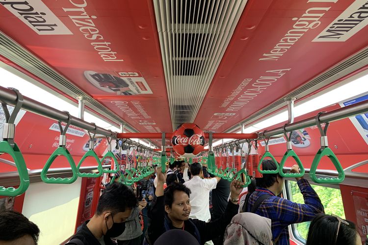 Sambut Piala Dunia 2026, Gerbong KRL Disulap Jadi Arena Sepak Bola