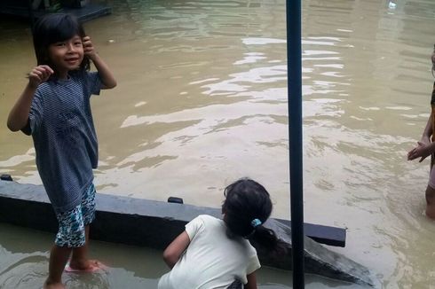 Dua Bocah Tewas Terseret Banjir di Kota Medan