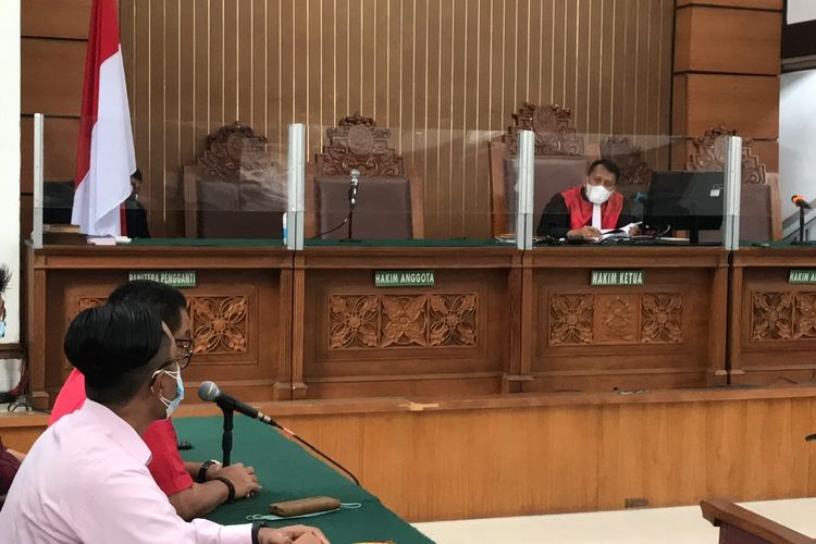 Hakim tunggal Pengadilan Negeri (PN) Jakarta Selatan, Hendra Utama Sutardodo menutup persidangan, Selasa (26/7/2022). Sidang praperadilan mantan bupati Tanah Bumbu, Mardani H Maming melawan Komisi Pemberantasan Korupsi (KPK) dilanjutkan ke tahap pengambilan keputusan, Rabu (27/7/2022).
