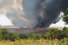 Gunung Sampah TPA Sukawinatan Palembang Terbakar, Api Mulai Dekati Rumah Warga