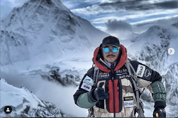 Pendaki gunung asal Nepal, Nirmal Purja berhasil mendaki 14 gunung dengan ketinggian 8.000 meter di atas permukaan laut (mdpl) dalam waktu 6 bulan 6 hari