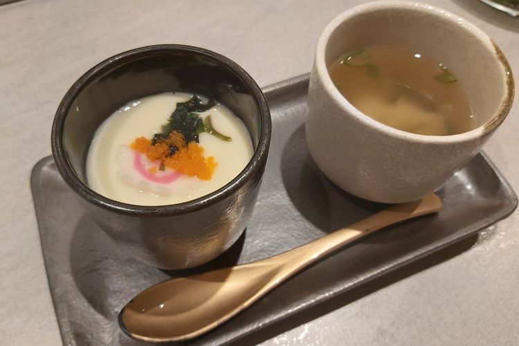 Sup Miso dan Chawanmushi sebagai hidangan pembuka.