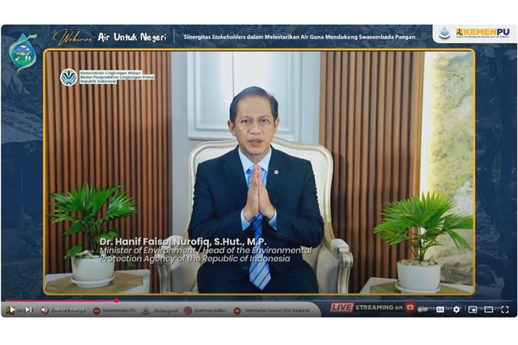 Menteri Lingkungan Hidup yang juga merupakan anggota Dewan Sumber Daya Air Nasional Hanif Faisol Nurofiq. 