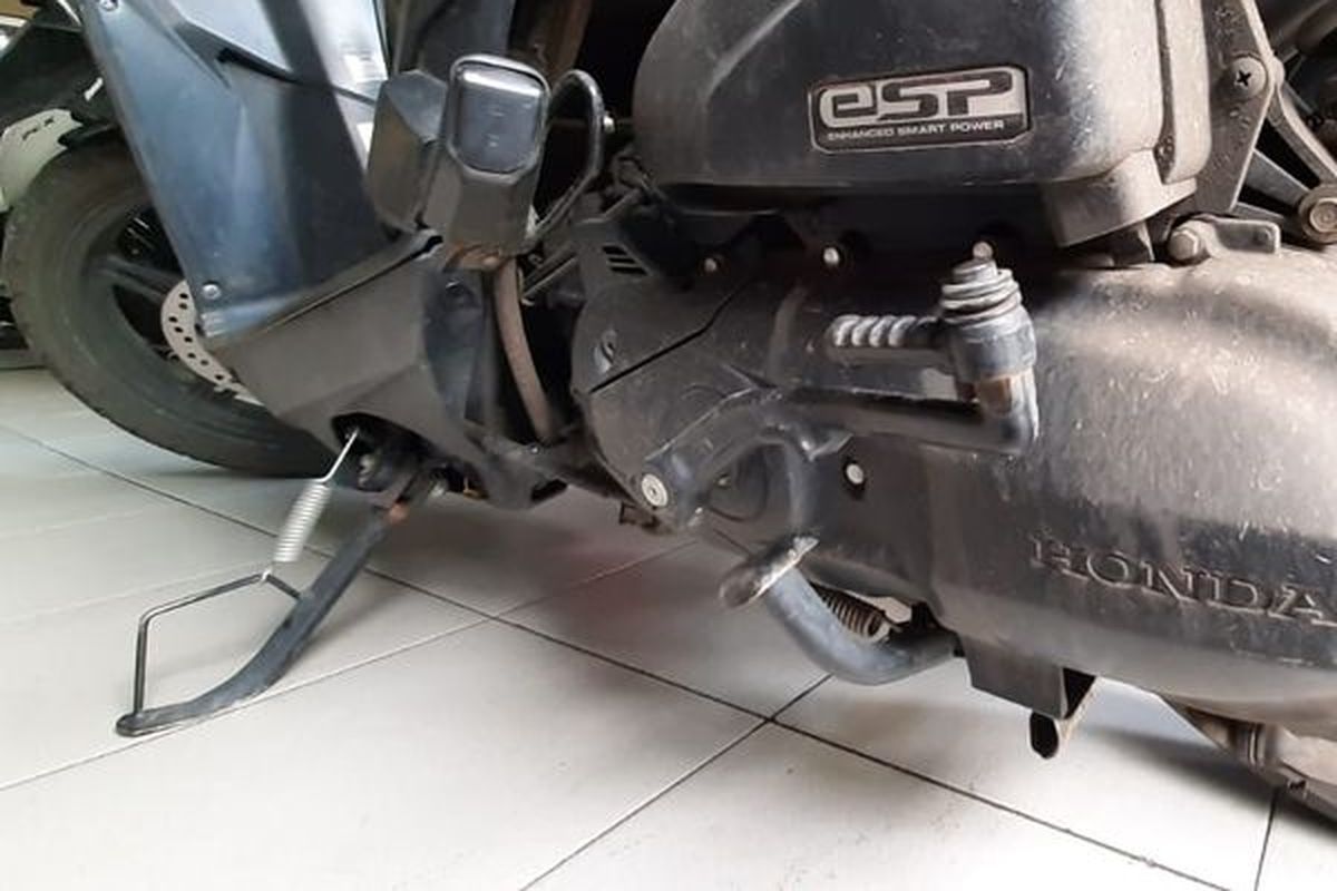 Ilustrasi standar samping motor.