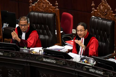 Kuasa Hukum Anies dan Prabowo Rebutan Bicara, Ketua MK: Keluar Saja