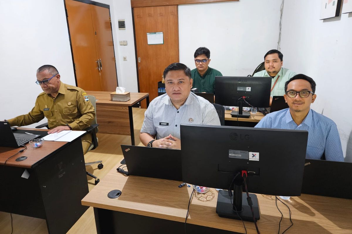 mengikuti Sertifikasi Government Chief Information Officer (GCIO) tingkat nasional bersama pejabat Diskominfotik KBB lainnya, KBB Senin (24/11/2025).
