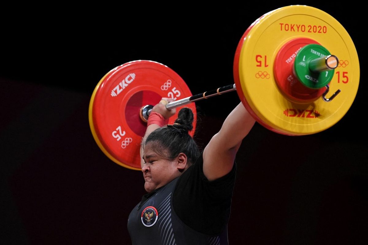 Nurul Akmal mewakili Indonesia di angkat besi nomor +87 kg putri. Wanita asal Aceh itu berada di posisi kelima usai menyelesaikan total angkatan 256 kg (115 kg snatch serta 141 kg clean and jerk).