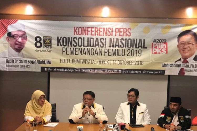 Acara Konsolidasi Nasional Pemenangan Pemilu 2019 PKS, di Hotel Bumi Wiyata, Depok, Jawa Barat, Minggu (14/10/2018). 