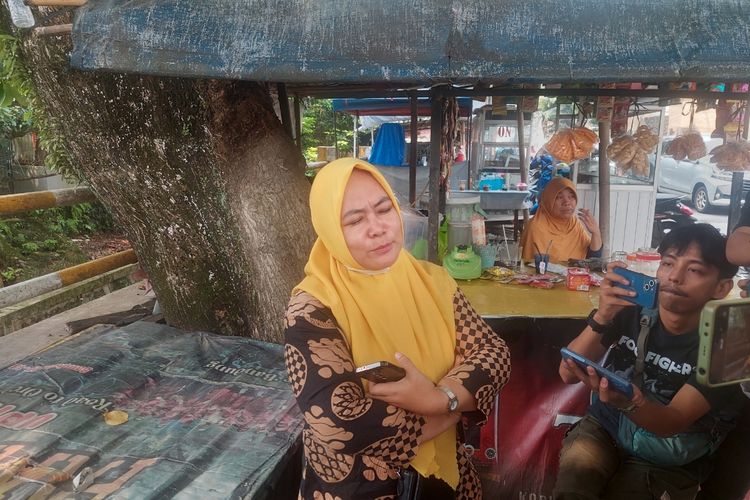 Devi Romey Shinta selaku Ketua RT02/RW03 Limo saat ditemui di Jalan Swadaya, Limo, Depok, Jawa Barat, Jumat (23/6/2023).