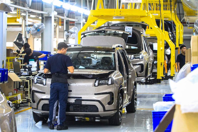 PT Indomobil Sukses Internasional Tbk (IMAS) secara resmi telah menyelesaikan pembangunan fasilitas pabrik perakitan baru khusus kendaraan listrik atau electric vehicle (EV) yang berlokasi di Purwakarta, Jawa Barat di bawah naungan PT National Assemblers, Selasa (10/6/2025).