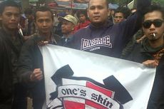 Kaum "Skinhead" Ikut Demo Minta Pekerjaan