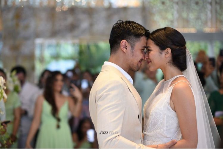 Chicco Jerikho dan Putri Mirano resmi menikah di Bali (3/3/2018).