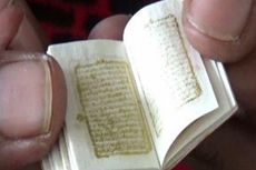 Betapa Istimewanya Al Quran Mini Ini, Bertinta Emas dan Ditulis Tangan