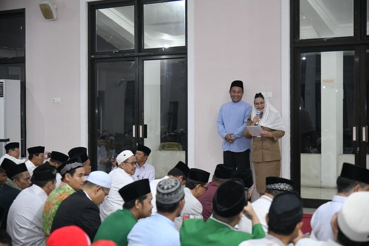 Walkot Semarang Agustina Wilujeng Pramestuti saat menghadiri acara Tarawih Keliling (Tarling) Forkopimda di Rumah Dinas Wali Kota Semarang, Senin (3/3/2025).