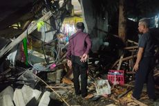 Tak Kuat Tanjak Jalan Layang Tol, Truk Tabrak Dua Warung di Ciputat Tangsel