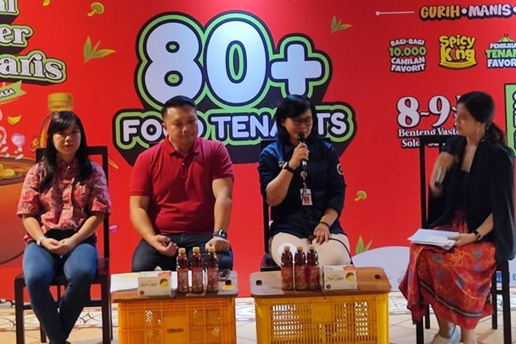 Kepala Dinas Koperasi, UKM, dan Perindustrian Solo, Wahyu Kristina memberikan keterangan pers event festival kuliner legendaris di Solo, Jawa Tengah, Kamis (6/7/2023).