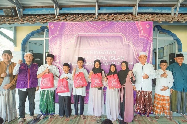 DRW Foundation memberikan santunan bagi 300 anak yatim dan dhuafa dalam bentuk sembako maupun alat tulis di wilayah Yogyakarta dan Purworejo (27-28/7/2023).