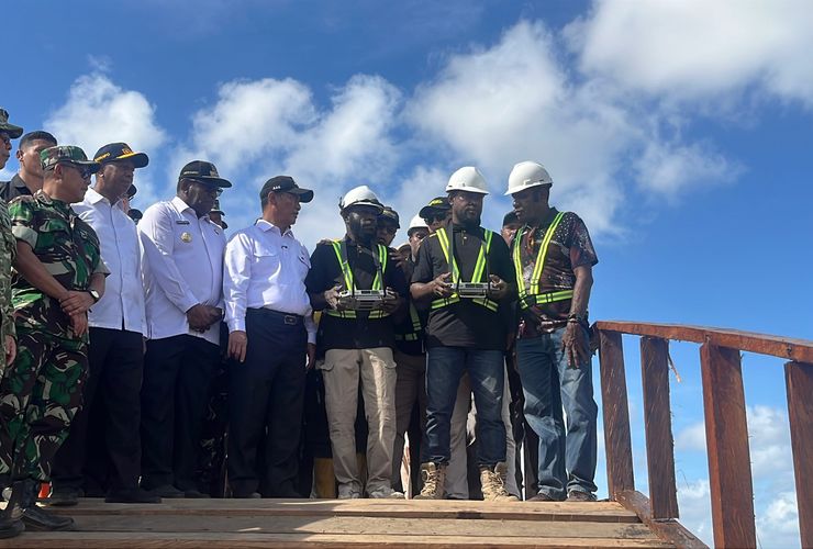 Petani Merauke Ngeluh BBM Terbatas, Amran Telepon Pertamina