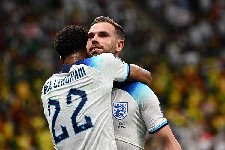 Hasil Inggris vs Senegal melibatkan suatu perayaan gol dari Jordan Henderson dan Jude Bellingham. Henderson mencetak gol pertama timnas Inggris pada laga babak 16 besar Piala Dunia 2022 di Al-Bayt Stadium pada Minggu (4/12/2022) tersebut.