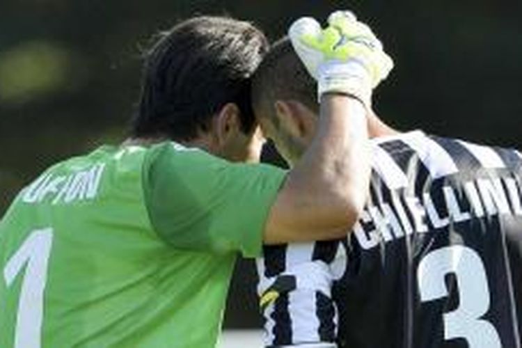 Kiper Juventus, Gianluigi Buffon dan Giorgio Chiellini. 