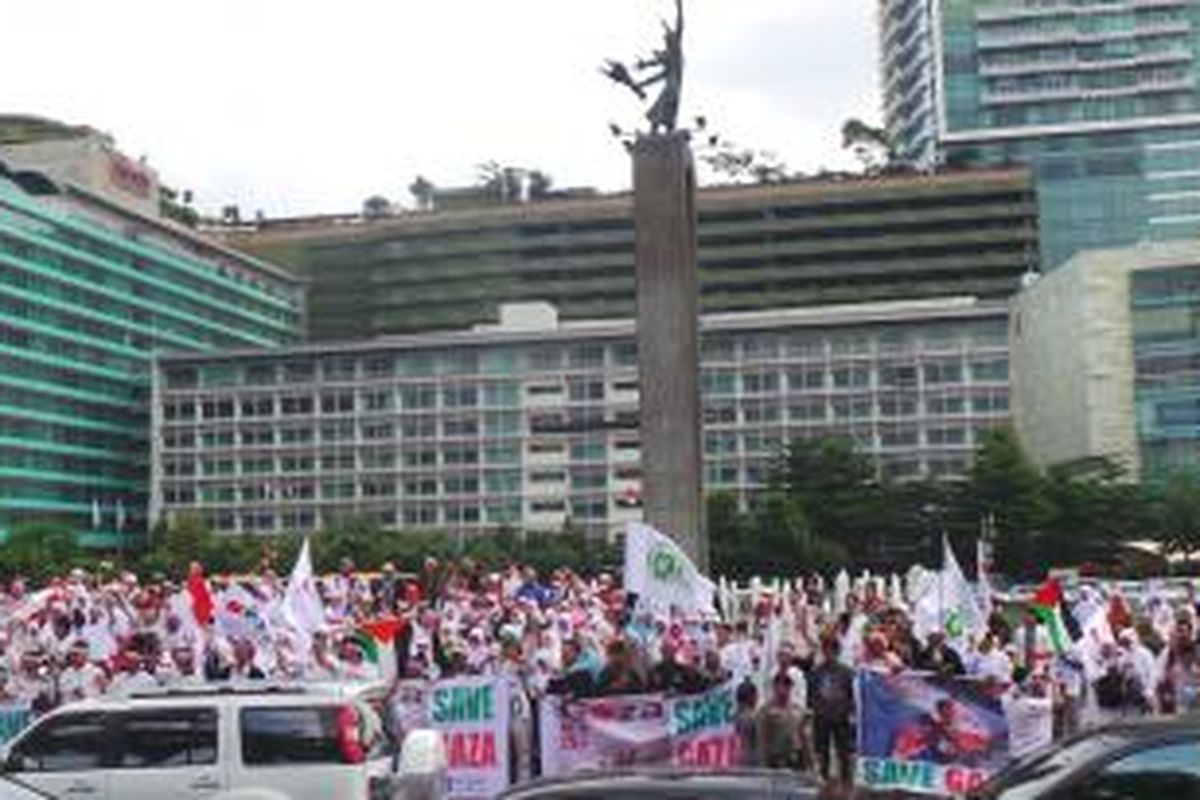 Aksi damai untuk Palestina di Bundaran Hotel Indonesia Jakarta, Jumat (11/7/2014) siang.