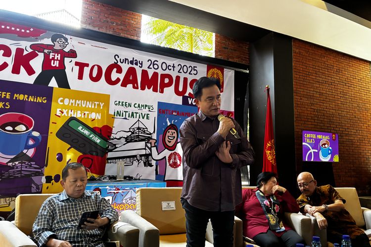 Menteri Koordinator Bidang Hukum, HAM, Imigrasi, dan Pemasyarakatan Yusril Ihza Mahendra dalam acara Ngopi Bareng Alumni di Fakultas Hukum, Universitas Indonesia, Depok, Jawa Barat, Minggu (26/10/2025).
