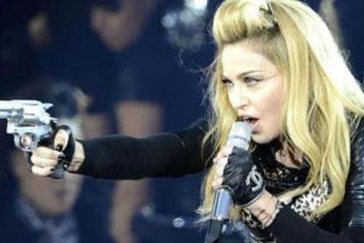 Madonna saat tampil di Hyde Park, London pada Juli lalu.