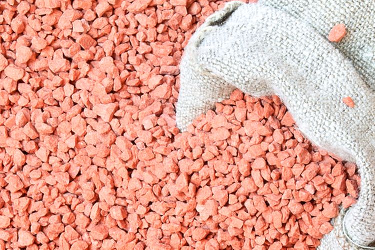 Ilustrasi pupuk KCl.