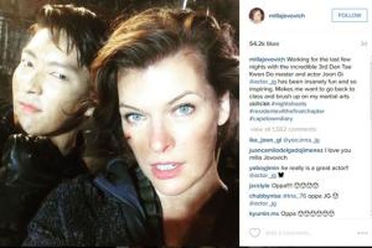 Milla Jovovic berfoto bersama aktor dari Korea Selatan, Lee Joon-gi, di sela shooting film Resident Evil: The Final Chapter.