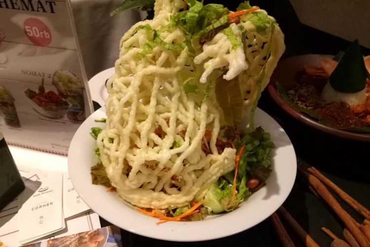 Asinan betawi yang sangat berbeda dari asinan Bogor dan lainnya.