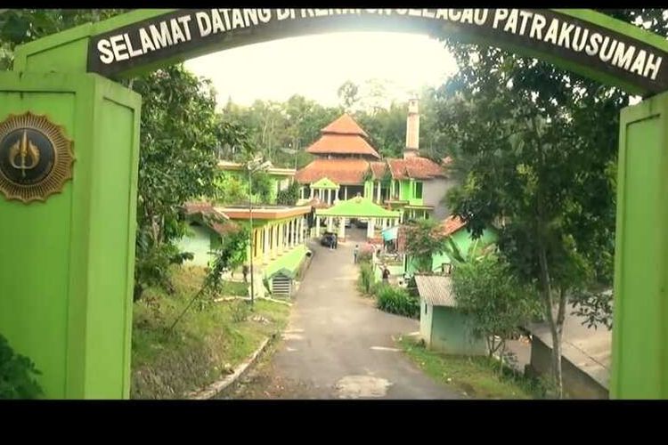 Foto-foto keberadaan Kesultanan Selaco alias Selacau Tunggul Rahayu di Parung Ponten Kabupaten Tasikmalaya.