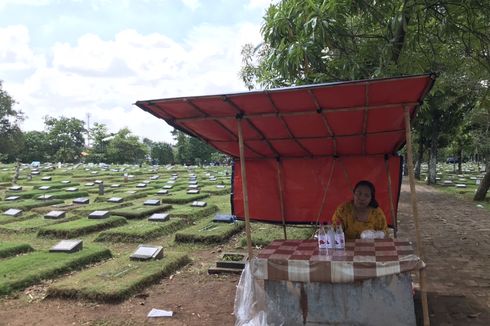 Jelang Ramadhan, Omzet Penjual Kembang di TPU Srengseng Sawah Naik Berkali Lipat