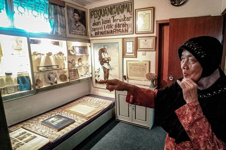 Kamar Hafidhin Royan yang disulap jadi museum mini Tragedi Trisakti di Kelurahan Pasir Layung, Kecamatan Cibeunying Kidul, Kota Banding, Jawa Barat saat dikunjungi, Jumat (19/5/2023).