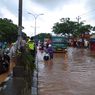 Jangan Nekat, Ini Batas Aman Naik Motor Saat Banjir
